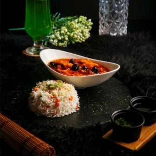Schezwan Chicken With Fried Rice